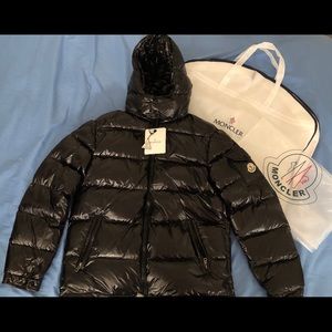 Moncler Puffer Coat 2018 version Size 4 L